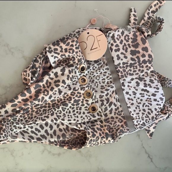 NWT Power 2 the Flower Rosa One Piece Cheetah Adjustable Ties Beach Bikini Small - Picture 11 of 11